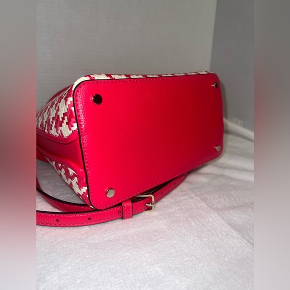 Kate Spade Woven Houndstooth Small Bucket Bikini Pink. - Picture 8 of 8